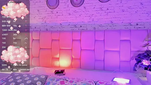 Snapshot of Ari_sunshine_ chatting on December 27, 7:03 pm Ari sunshine  online show from December 27, 7:03 pm