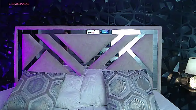 Snapshot of Ari_sunshine_ chatting on March 5, 8:00 pm Ari sunshine  online show from March 5, 8:00 pm