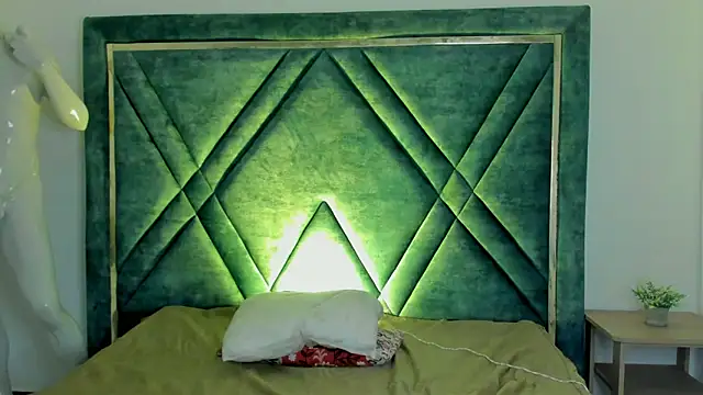 Snapshot of Ari_sunshine_ chatting on October 1, 6:08 am Ari sunshine  online show from October 1, 6:08 am