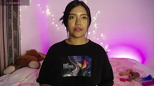 Snapshot of DIANEE_01 chatting on January 28, 4:18 am DIANEE 01 online show from January 28, 4:18 am