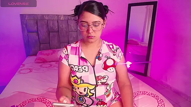 Snapshot of DIANEE_01 chatting on November 5, 8:42 pm DIANEE 01 online show from November 5, 8:42 pm