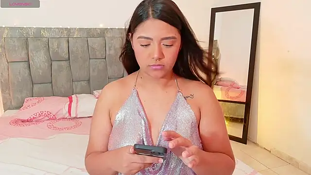 DIANEE 01 online show from June 2, 11:40 pm