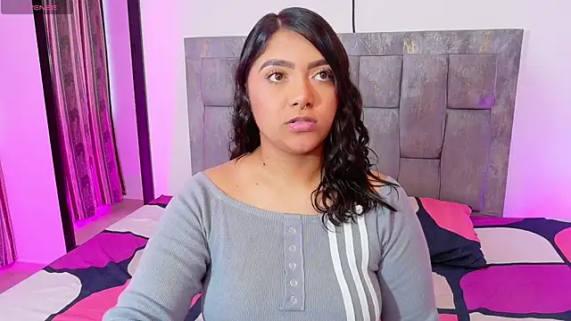 DIANEE 01 online show from June 30, 10:55 pm