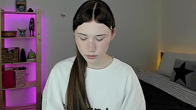 Stella Sunny online show from April 28, 11:32 pm