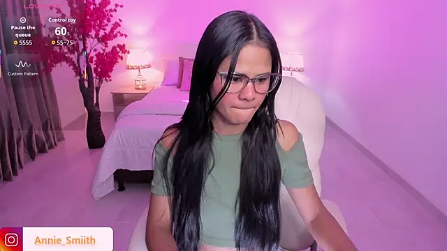 anniie smith online show from November 18, 11:03 am