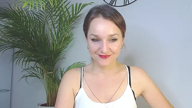 Snapshot of AliciaDesire chatting on December 3, 8:38 am AliciaDesire online show from December 3, 8:38 am