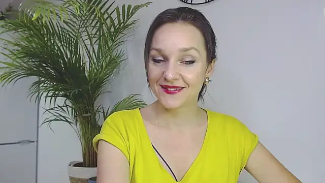 Snapshot of AliciaDesire chatting on December 11, 4:09 pm AliciaDesire online show from December 11, 4:09 pm