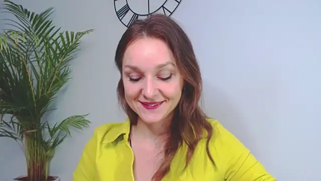 Snapshot of AliciaDesire chatting on January 6, 11:07 am AliciaDesire online show from January 6, 11:07 am