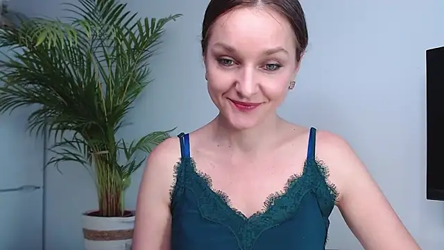 Snapshot of AliciaDesire chatting on January 16, 11:04 am AliciaDesire online show from January 16, 11:04 am