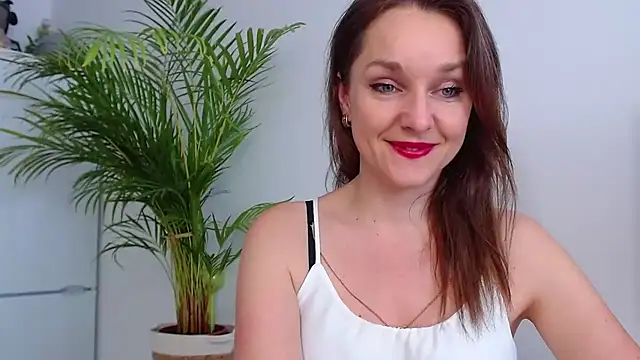 Snapshot of AliciaDesire chatting on January 20, 11:02 am AliciaDesire online show from January 20, 11:02 am