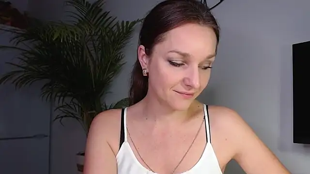 Snapshot of AliciaDesire chatting on January 23, 7:54 am AliciaDesire online show from January 23, 7:54 am