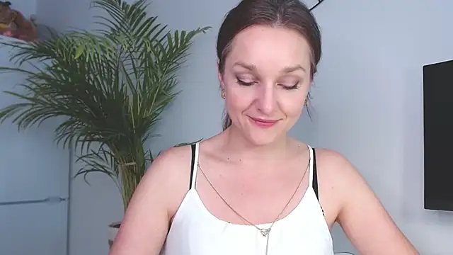 Snapshot of AliciaDesire chatting on January 23, 11:04 am AliciaDesire online show from January 23, 11:04 am