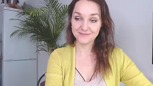 Snapshot of AliciaDesire chatting on January 27, 11:00 am AliciaDesire online show from January 27, 11:00 am