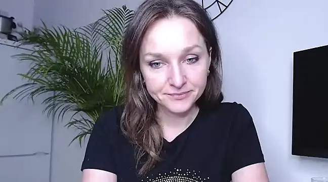 Snapshot of AliciaDesire chatting on February 18, 3:54 pm AliciaDesire online show from February 18, 3:54 pm