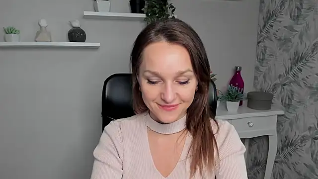 Snapshot of AliciaDesire chatting on February 20, 2:46 pm AliciaDesire online show from February 20, 2:46 pm