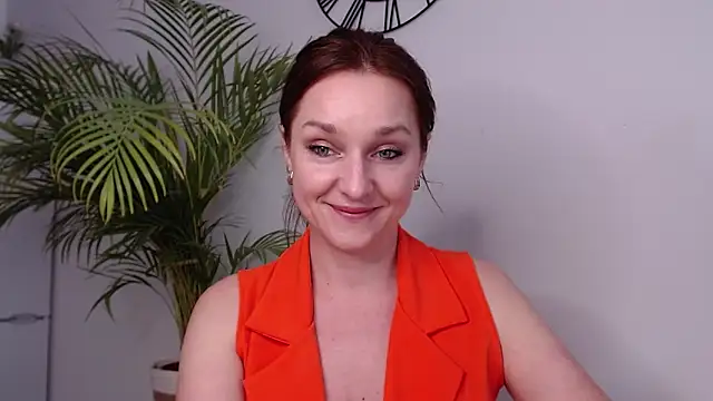 Snapshot of AliciaDesire chatting on March 12, 11:09 am AliciaDesire online show from March 12, 11:09 am