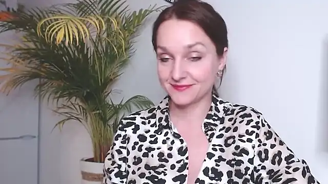 Snapshot of AliciaDesire chatting on March 17, 5:49 pm AliciaDesire online show from March 17, 5:49 pm