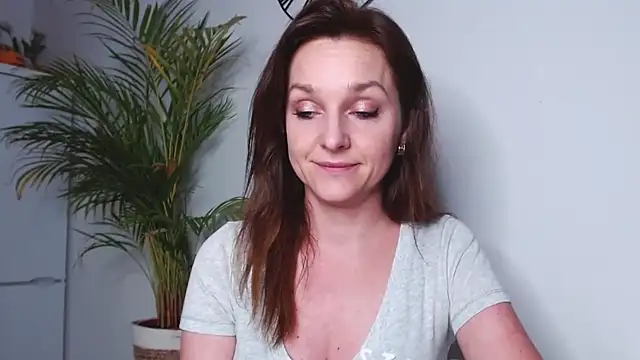 Snapshot of AliciaDesire chatting on March 19, 6:01 pm AliciaDesire online show from March 19, 6:01 pm