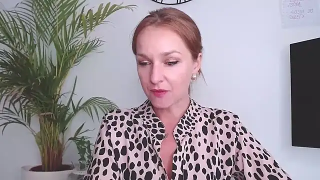 Snapshot of AliciaDesire chatting on September 16, 1:01 pm AliciaDesire online show from September 16, 1:01 pm