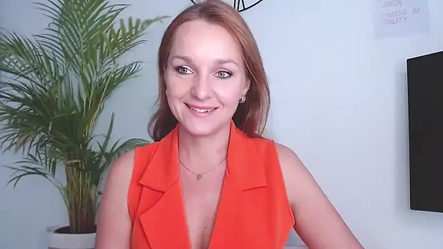 Snapshot of AliciaDesire chatting on September 18, 5:53 am AliciaDesire online show from September 18, 5:53 am