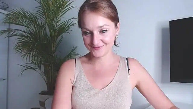 Snapshot of AliciaDesire chatting on November 4, 1:54 pm AliciaDesire online show from November 4, 1:54 pm