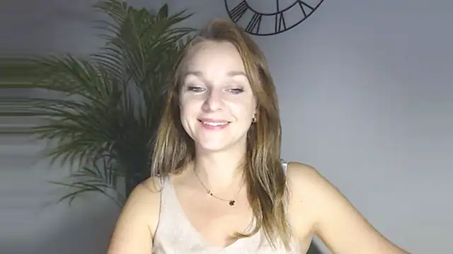 Snapshot of AliciaDesire chatting on November 18, 3:05 pm AliciaDesire online show from November 18, 3:05 pm