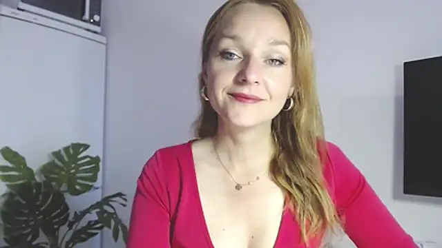 AliciaDesire online show from May 6, 6:08 am