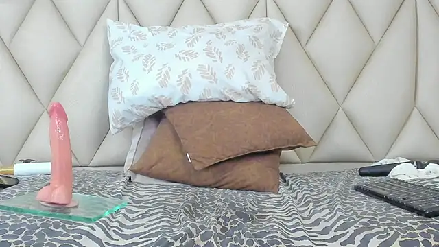 zamira 44 online show from March 13, 4:56 pm