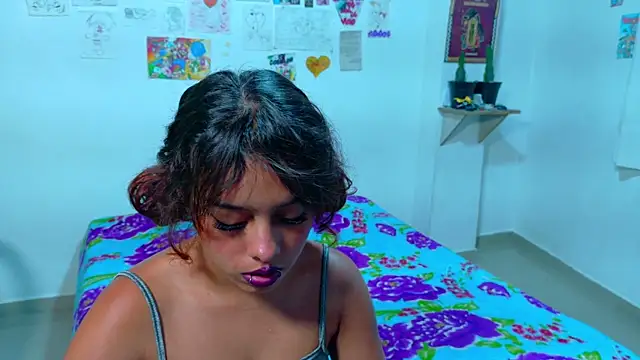 Snapshot of clydexxxbunny chatting on December 27, 8:13 am clydexxxbunny online show from December 27, 8:13 am