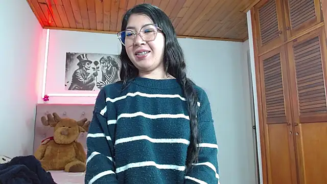 tifanny-squirt online show from December 3, 4:20 am