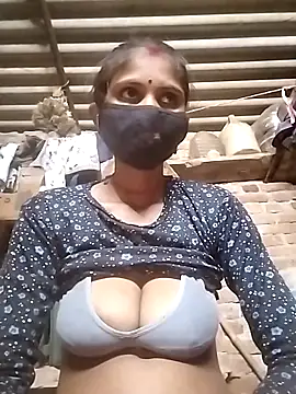 Snapshot of Ritu-0143 chatting on April 11, 2:43 pm Ritu-0143 online show from April 11, 2:43 pm