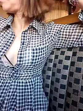 Snapshot of Lunababymylove chatting on December 7, 9:11 pm Lunababymylove online show from December 7, 9:11 pm