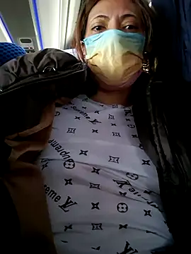 Snapshot of Lunababymylove chatting on December 21, 8:10 pm Lunababymylove online show from December 21, 8:10 pm