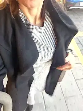 Lunababymylove online show from January 31, 9:46 pm