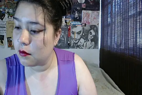 Snapshot of LennaTurnerr chatting on April 24, 7:38 pm LennaTurnerr online show from April 24, 7:38 pm