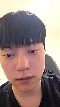 Snapshot of dhwisydy chatting on April 13, 9:26 am dhwisydy online show from April 13, 9:26 am