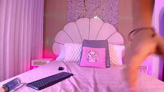 nata luna online show from November 20, 7:24 pm