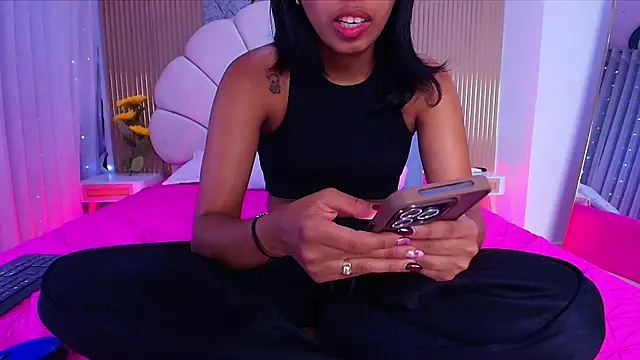 nata luna online show from April 28, 7:19 pm
