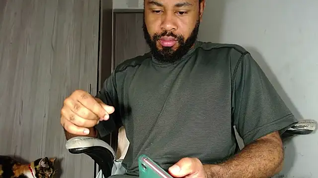 KaelMoreau online show from March 11, 9:45 am