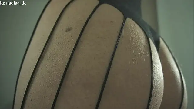 Nadiaa  online show from November 20, 1:28 am