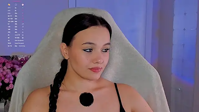 Snapshot of _Sweetie_ chatting on October 27, 11:58 am Sweetie online show from October 27, 11:58 am