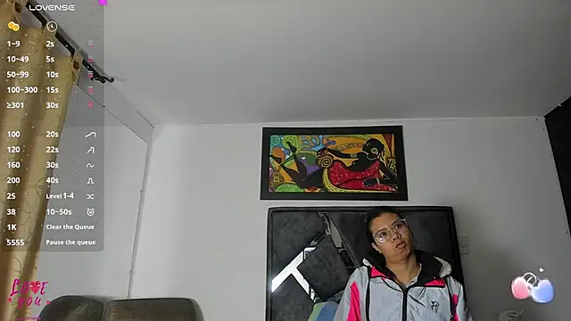 Snapshot of Vahiolet_smith chatting on October 25, 3:03 am Vahiolet smith online show from October 25, 3:03 am