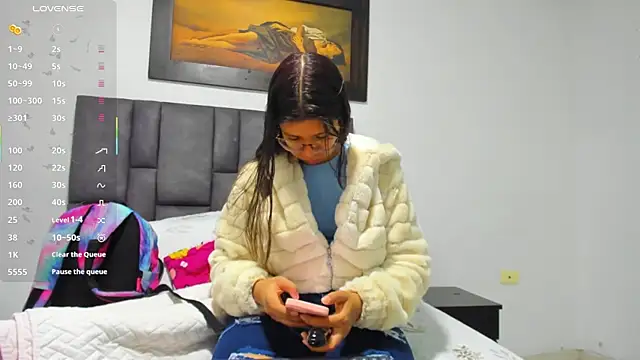 Snapshot of Vahiolet_smith chatting on July 3, 12:22 pm Vahiolet smith online show from July 3, 12:22 pm