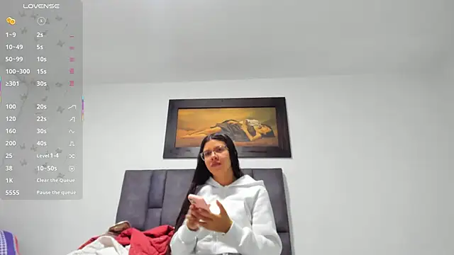 Snapshot of Vahiolet_smith chatting on July 6, 12:13 pm Vahiolet smith online show from July 6, 12:13 pm