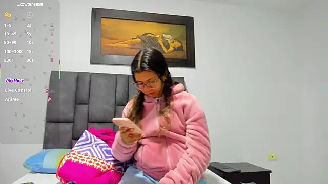 Snapshot of Vahiolet_smith chatting on July 14, 12:22 pm Vahiolet smith online show from July 14, 12:22 pm