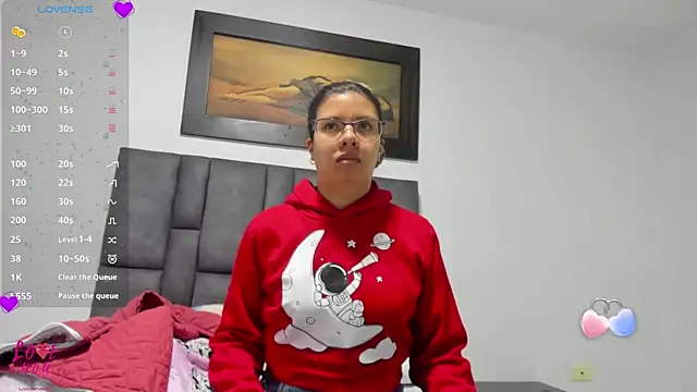 Snapshot of Vahiolet_smith chatting on July 28, 12:12 pm Vahiolet smith online show from July 28, 12:12 pm