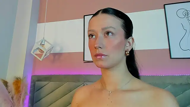 Snapshot of Ary_thompson__ chatting on April 13, 12:21 pm Ary thompson online show from April 13, 12:21 pm