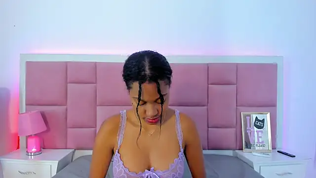 Snapshot of StormiHills chatting on January 13, 1:28 pm StormiHills online show from January 13, 1:28 pm