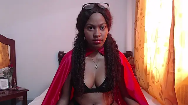 Snapshot of StormiHills chatting on October 31, 7:37 pm StormiHills online show from October 31, 7:37 pm