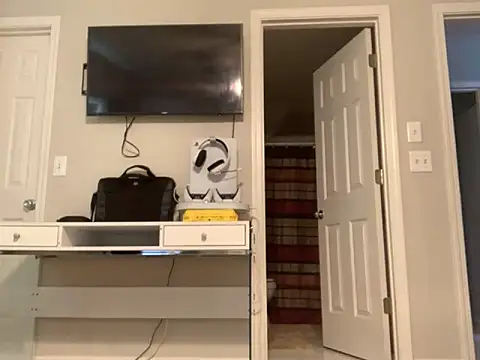 Snapshot of BubbaATL chatting on September 24, 9:40 pm BubbaATL online show from September 24, 9:40 pm